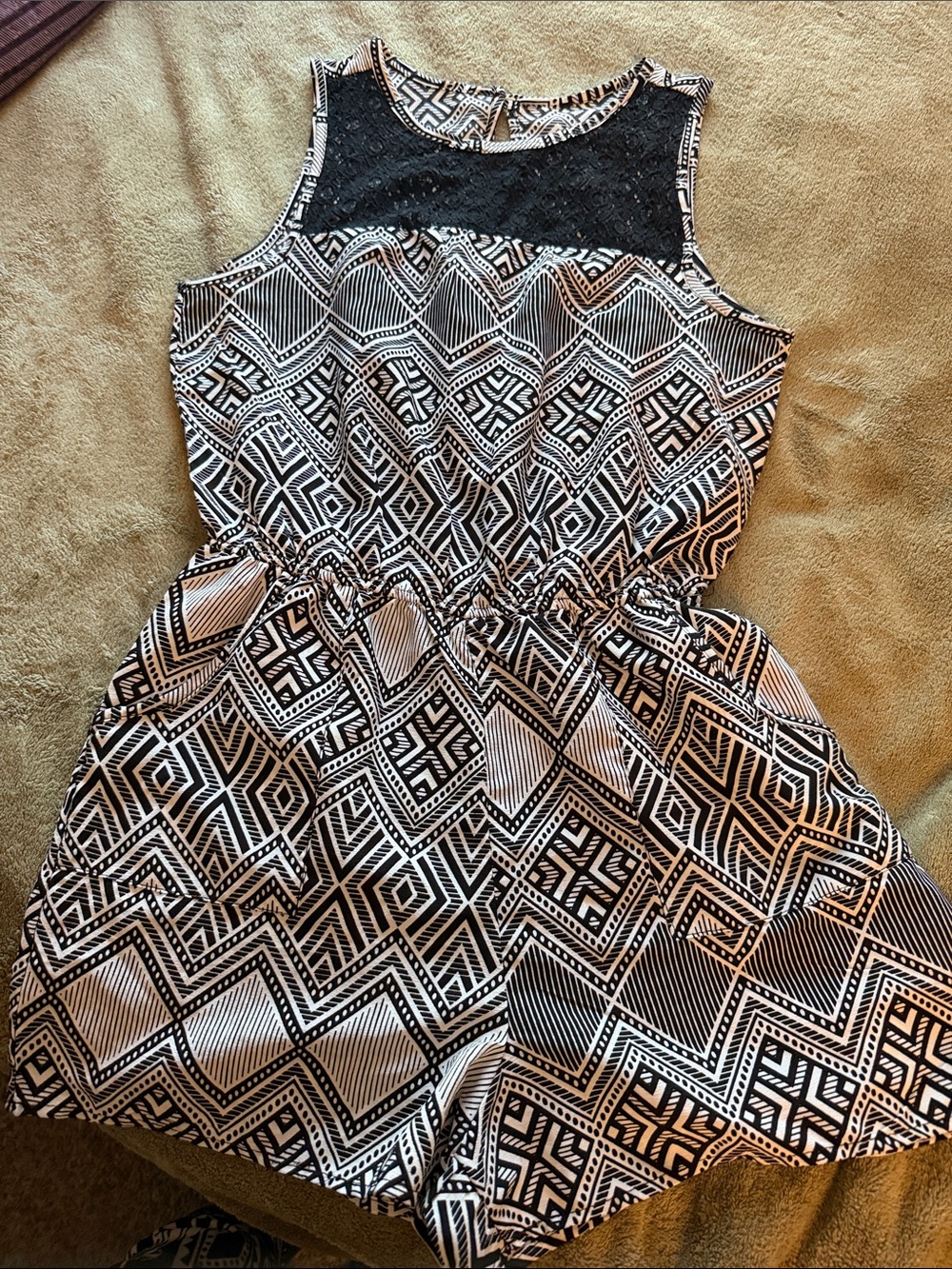 Black & White Geometric Sleeveless Short Jumper, Junior